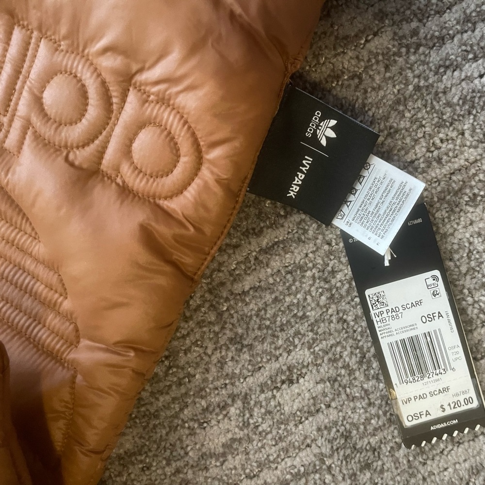 NWT IVY PARK Adidas Puffer Scarf